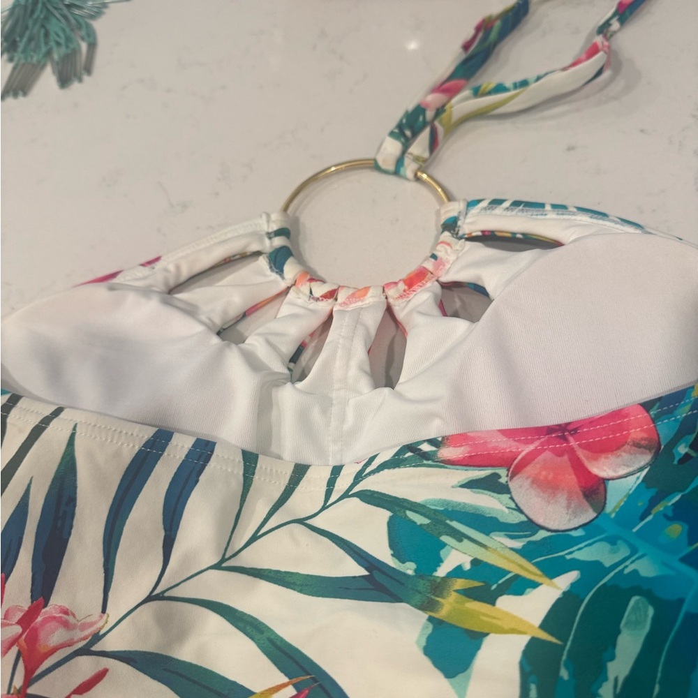 Vince Camuto Women’s Tropical Floral One Piece Swimsuit - Picture 9 of 11